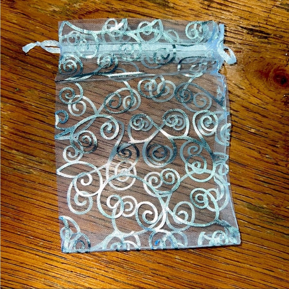 Handmade organza bags, set of 5 - Picture 2 of 3